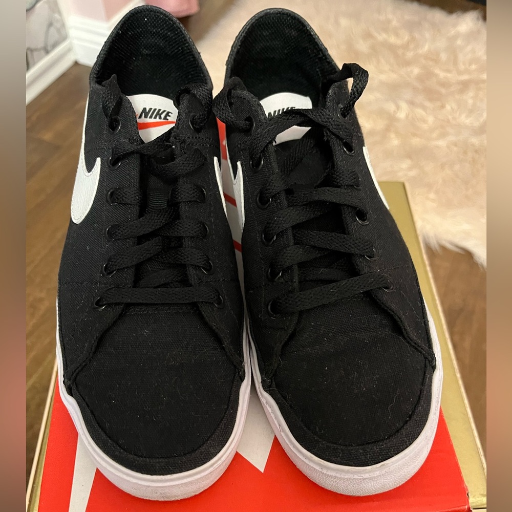 Women’s Nike Court Legacy Canvas